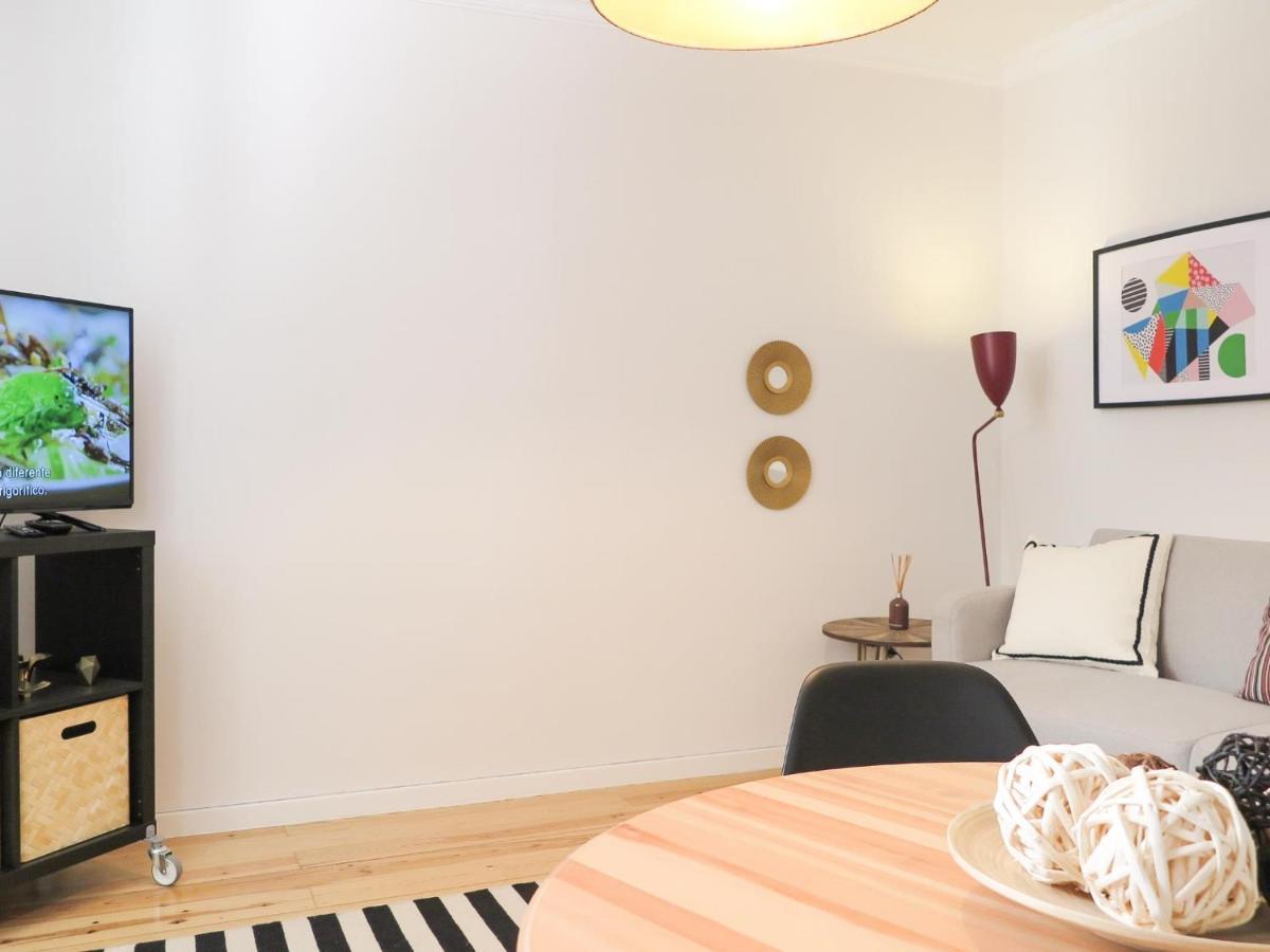 Historic Alfama Apt With Modern Style Lisbona Esterno foto