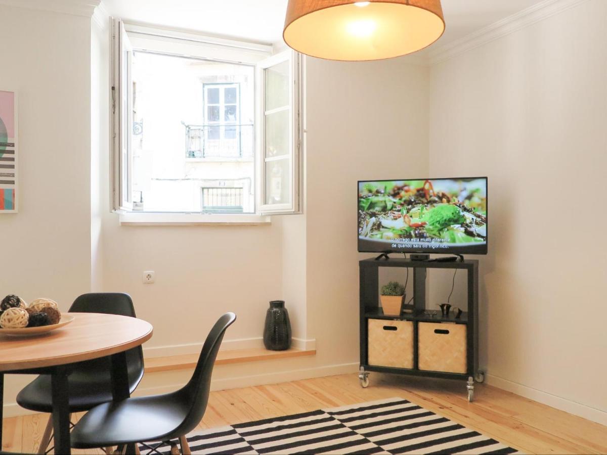 Historic Alfama Apt With Modern Style Lisbona Esterno foto