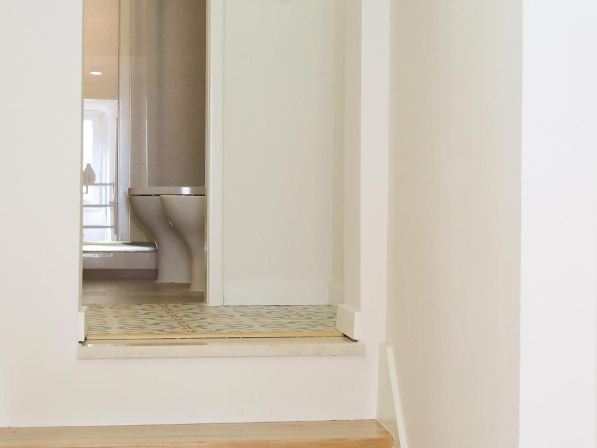 Historic Alfama Apt With Modern Style Lisbona Esterno foto